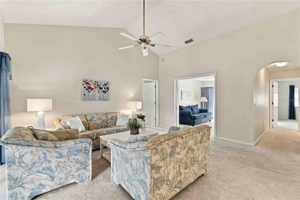 For Sale: $245,000 (3 beds, 2 baths, 1547 Square Feet)
