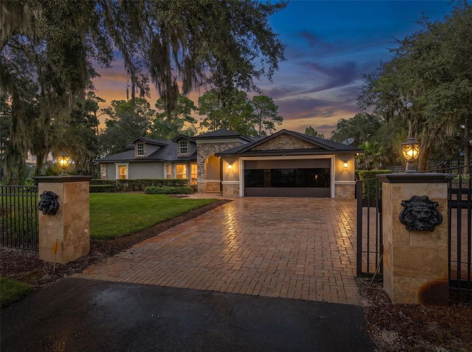 For Sale: $899,000 (4 beds, 3 baths, 2679 Square Feet)