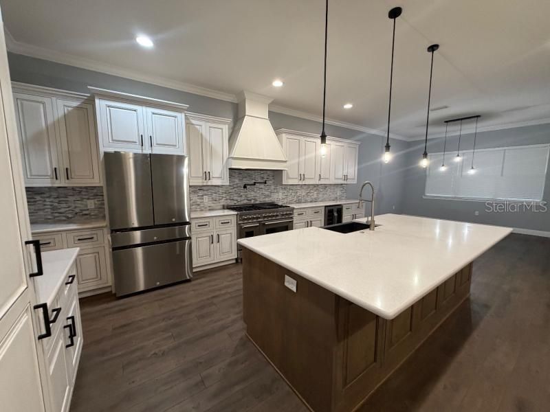 For Sale: $779,000 (4 beds, 4 baths, 2811 Square Feet)