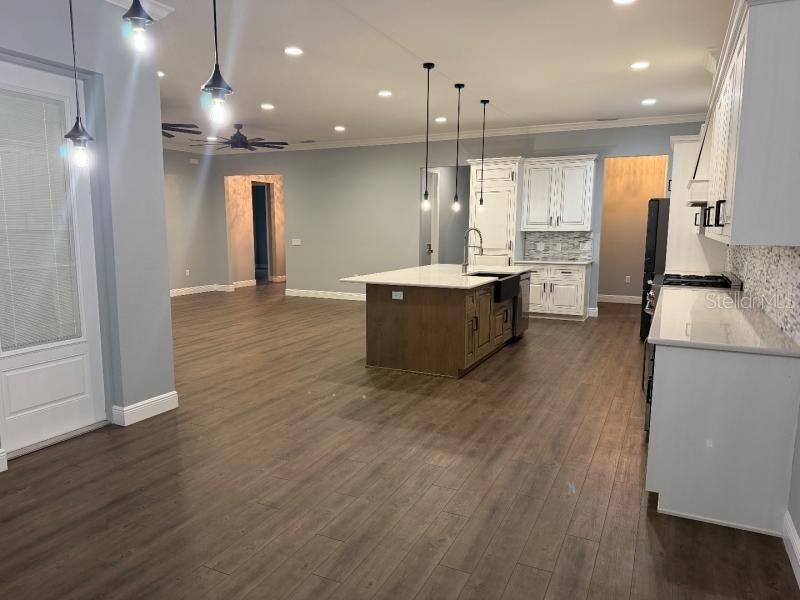 For Sale: $779,000 (4 beds, 4 baths, 2811 Square Feet)