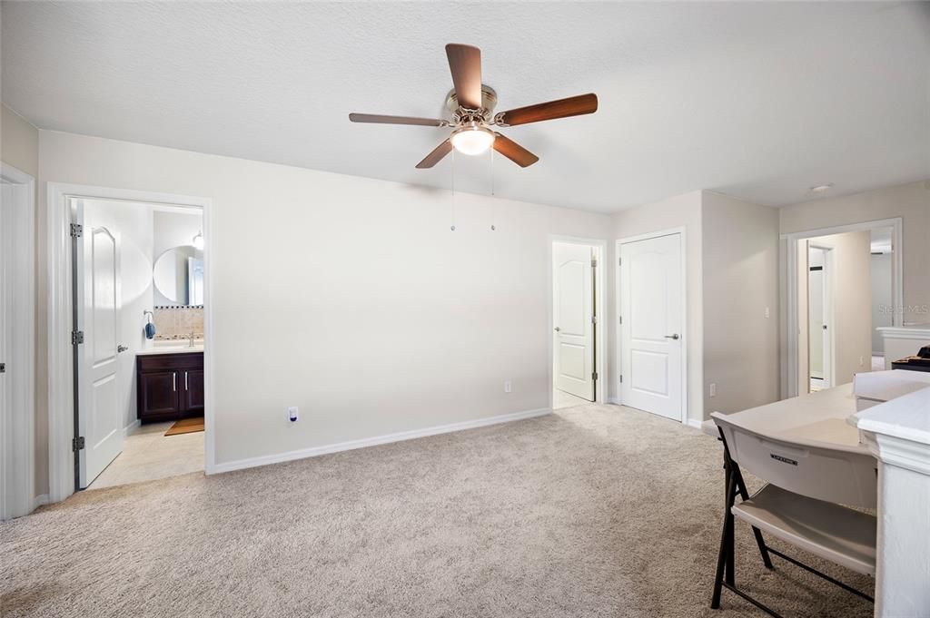For Rent: $2,300 (4 beds, 2 baths, 2146 Square Feet)