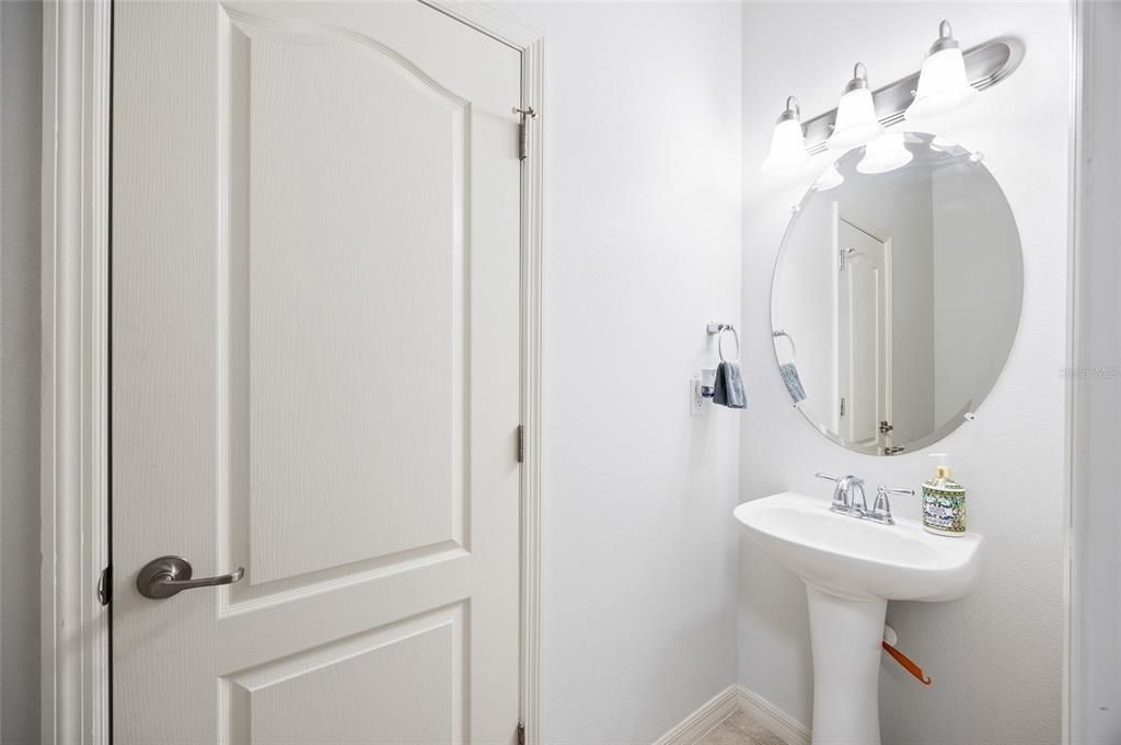 For Rent: $2,300 (4 beds, 2 baths, 2146 Square Feet)