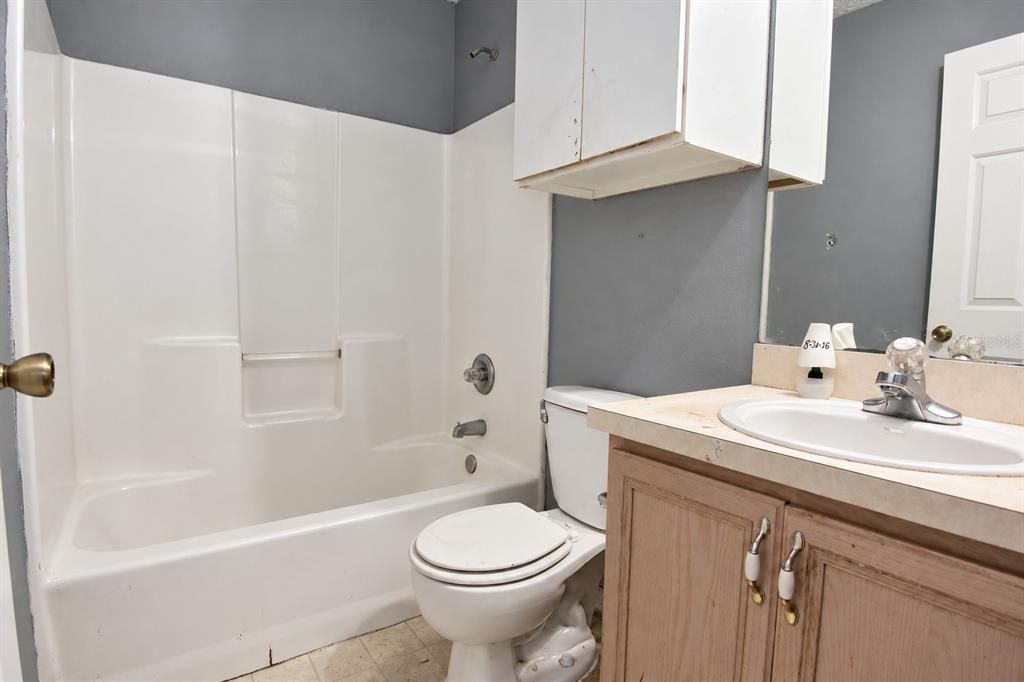 На продажу: $175,000 (3 спален, 2 ванн, 1145 Квадратных фут)