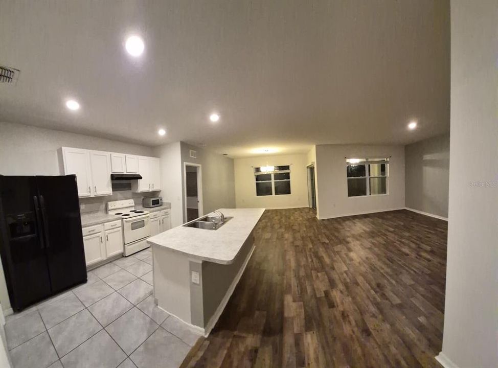 En Renta: $2,300 (3 camas, 2 baños, 1697 Pies cuadrados)