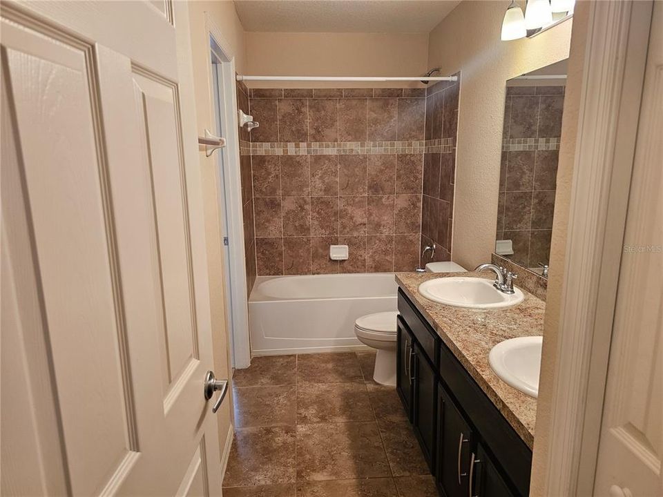 For Rent: $2,250 (3 beds, 2 baths, 1650 Square Feet)