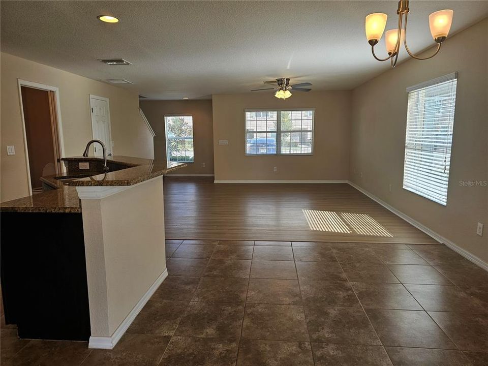 For Rent: $2,250 (3 beds, 2 baths, 1650 Square Feet)