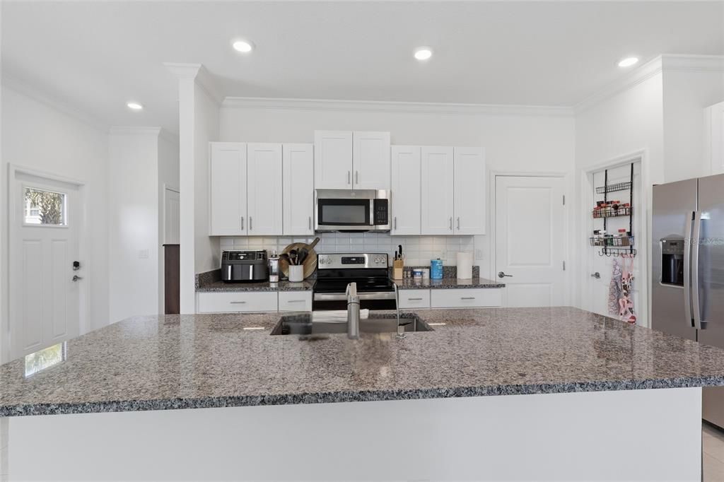 For Sale: $295,000 (3 beds, 2 baths, 1861 Square Feet)