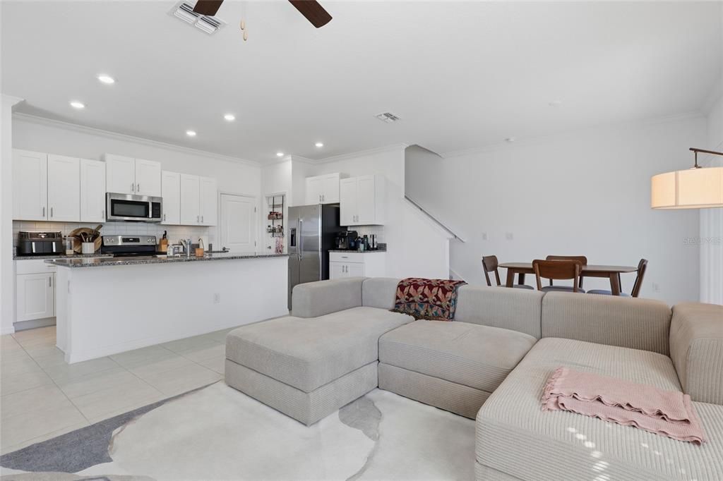 For Sale: $295,000 (3 beds, 2 baths, 1861 Square Feet)