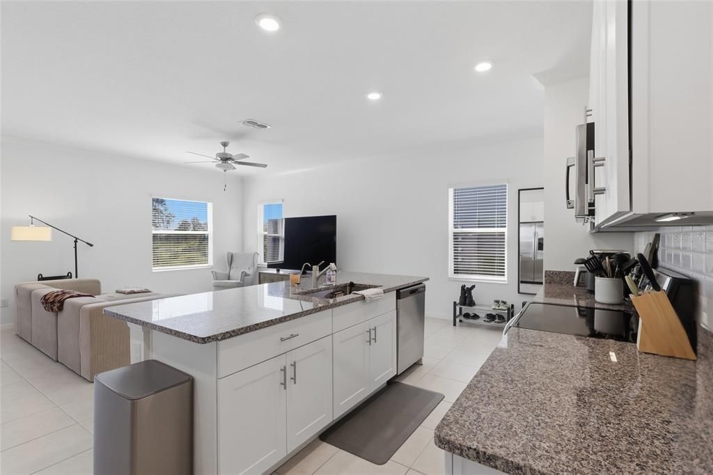 For Sale: $295,000 (3 beds, 2 baths, 1861 Square Feet)
