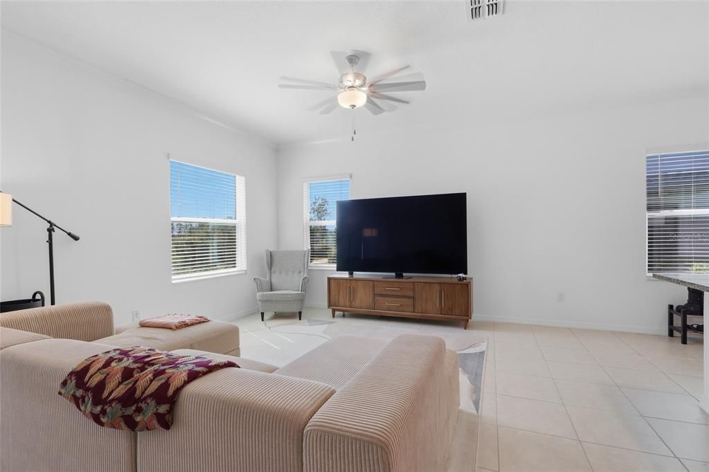 For Sale: $295,000 (3 beds, 2 baths, 1861 Square Feet)