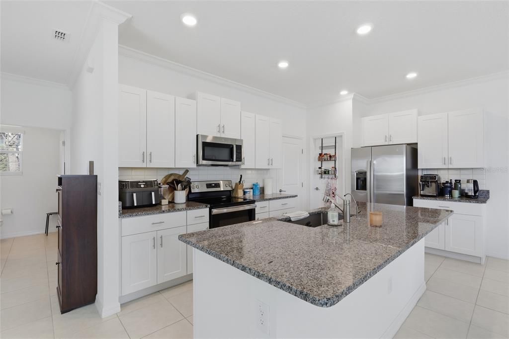 For Sale: $295,000 (3 beds, 2 baths, 1861 Square Feet)