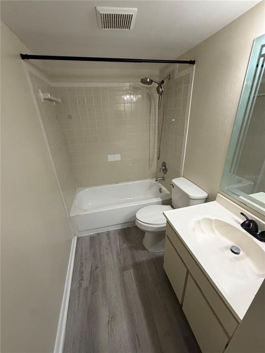 For Sale: $188,000 (2 beds, 2 baths, 1037 Square Feet)