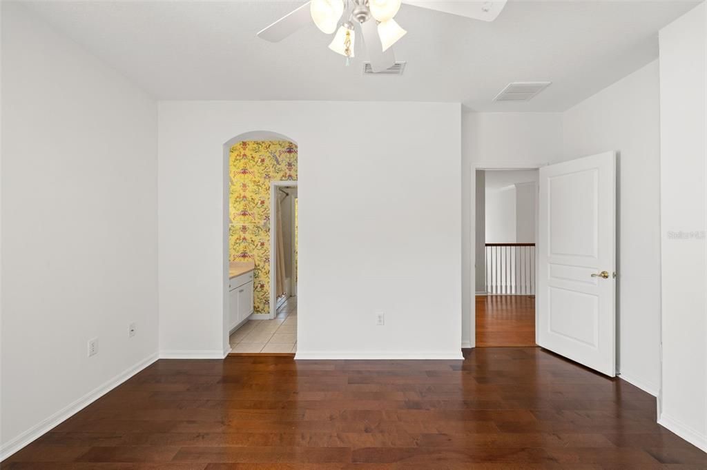 En Venta: $1,450,000 (4 camas, 3 baños, 3621 Pies cuadrados)