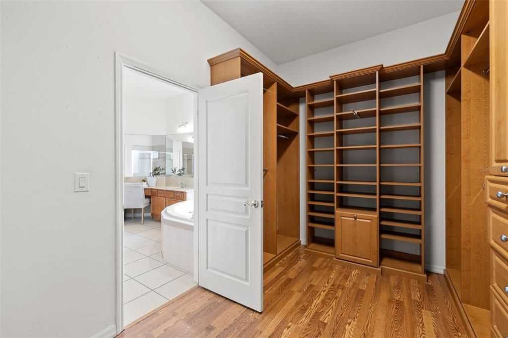 En Venta: $1,450,000 (4 camas, 3 baños, 3621 Pies cuadrados)