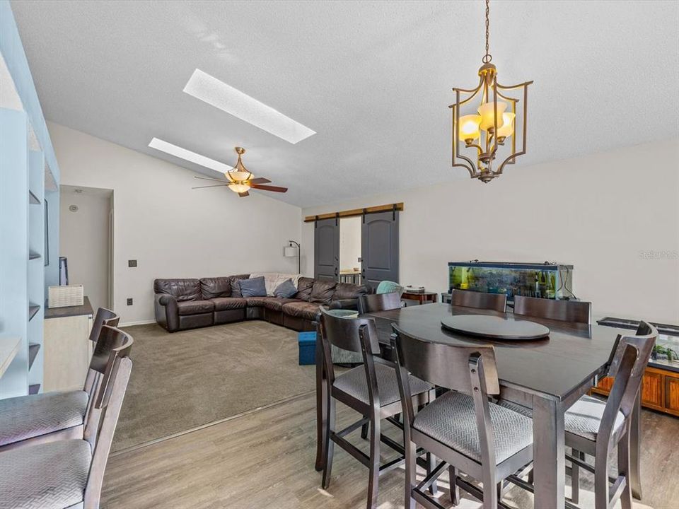 En Venta: $325,000 (3 camas, 2 baños, 1759 Pies cuadrados)