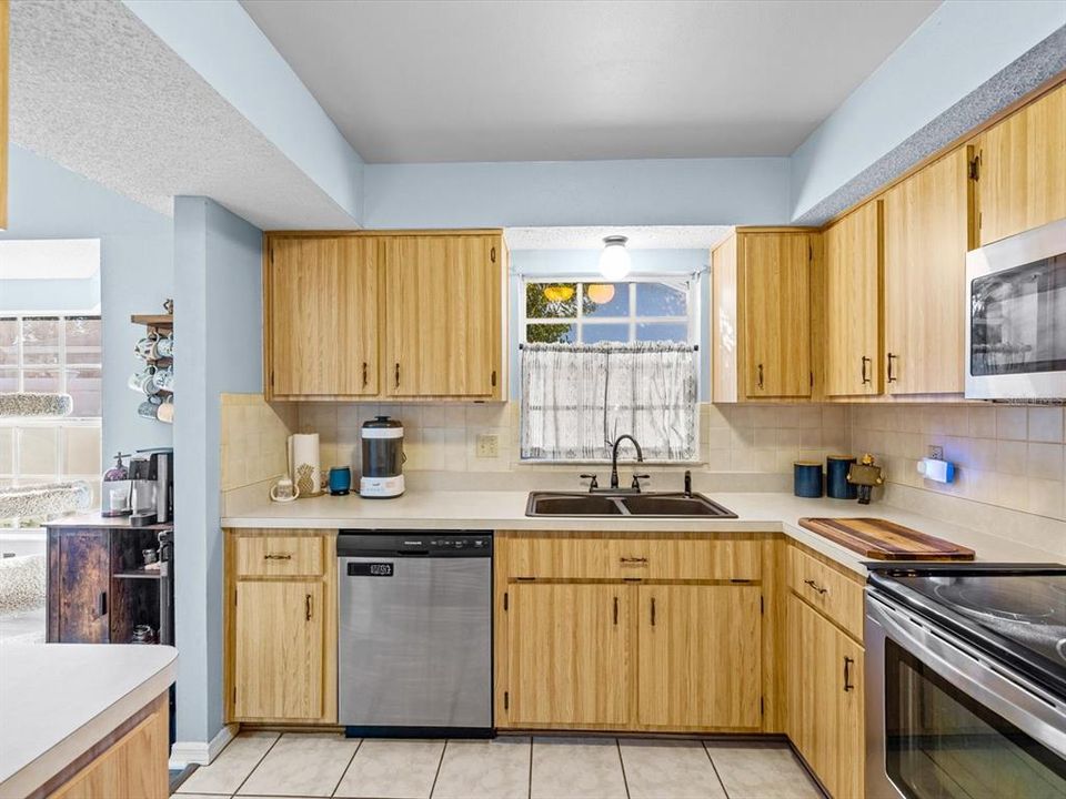 En Venta: $325,000 (3 camas, 2 baños, 1759 Pies cuadrados)