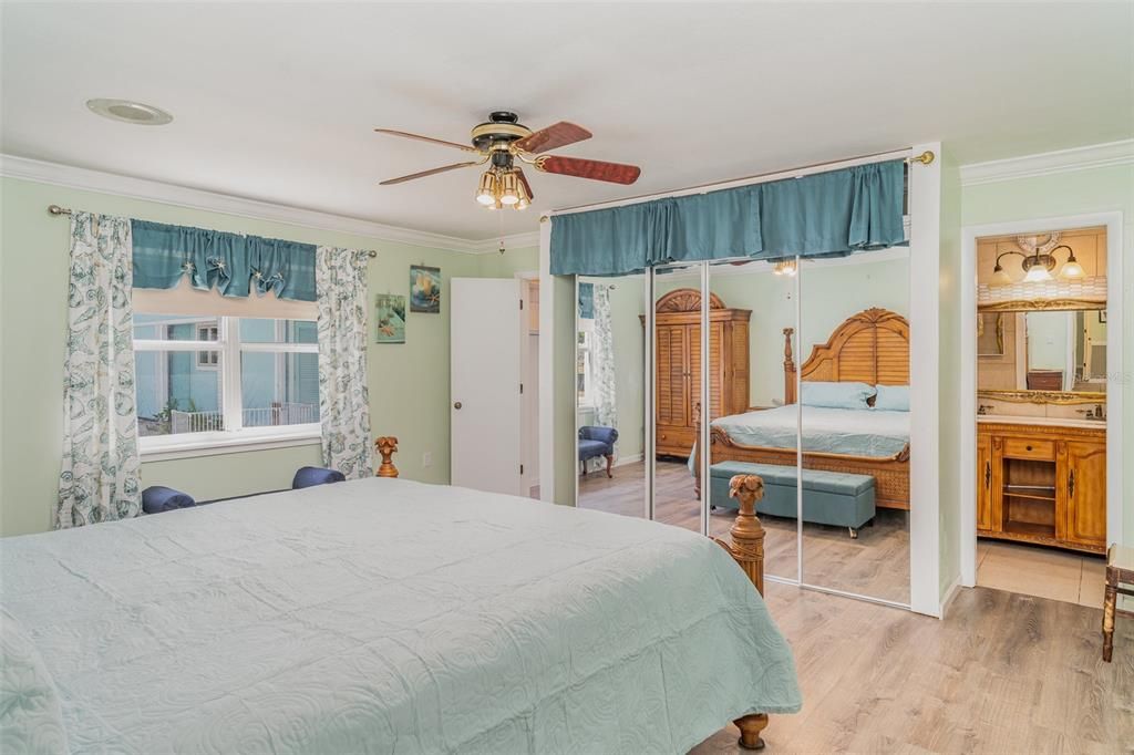 For Sale: $750,000 (5 beds, 5 baths, 3358 Square Feet)