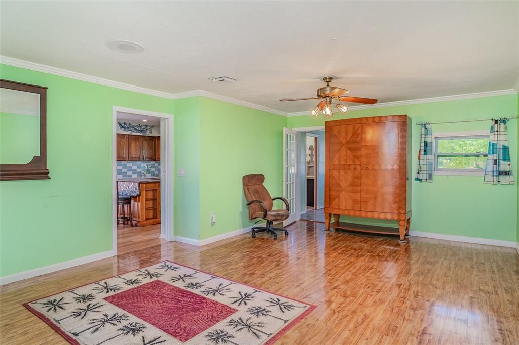 For Sale: $750,000 (5 beds, 5 baths, 3358 Square Feet)