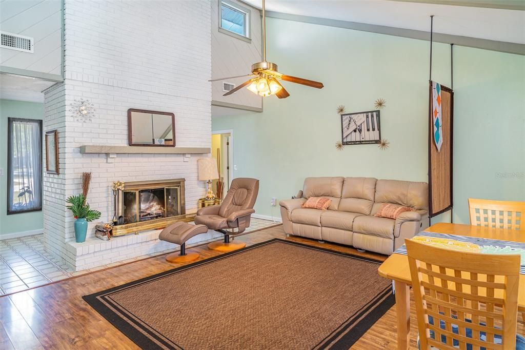 For Sale: $750,000 (5 beds, 5 baths, 3358 Square Feet)