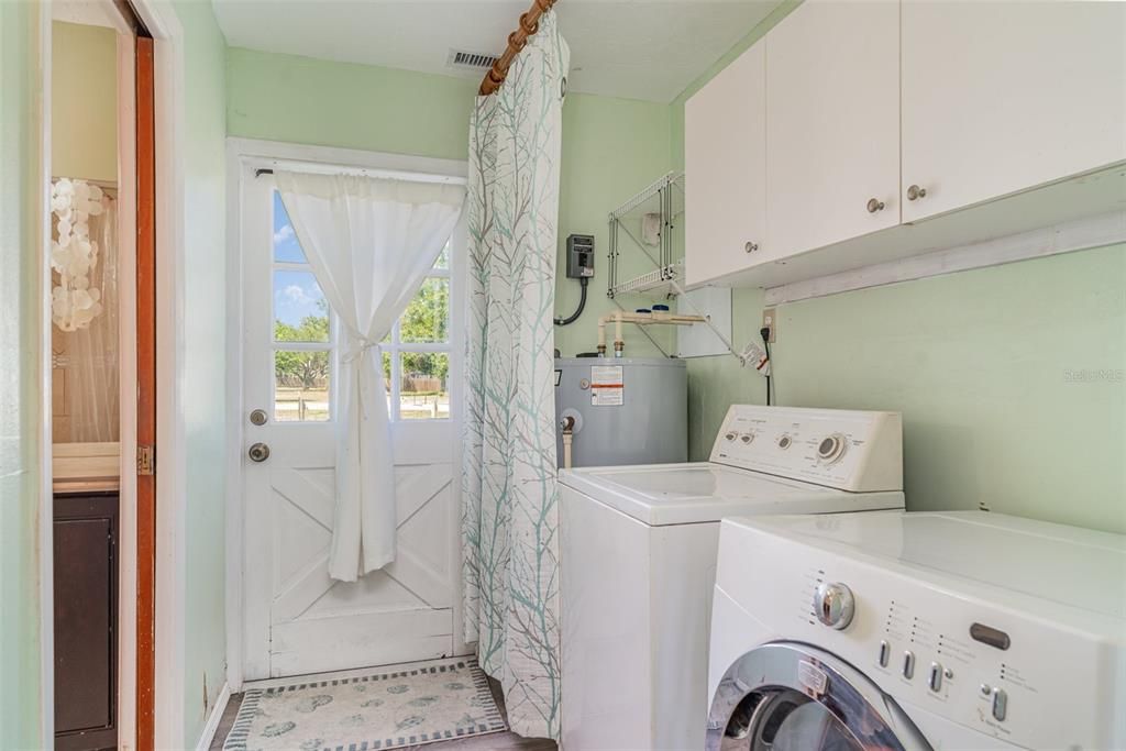 For Sale: $750,000 (5 beds, 5 baths, 3358 Square Feet)