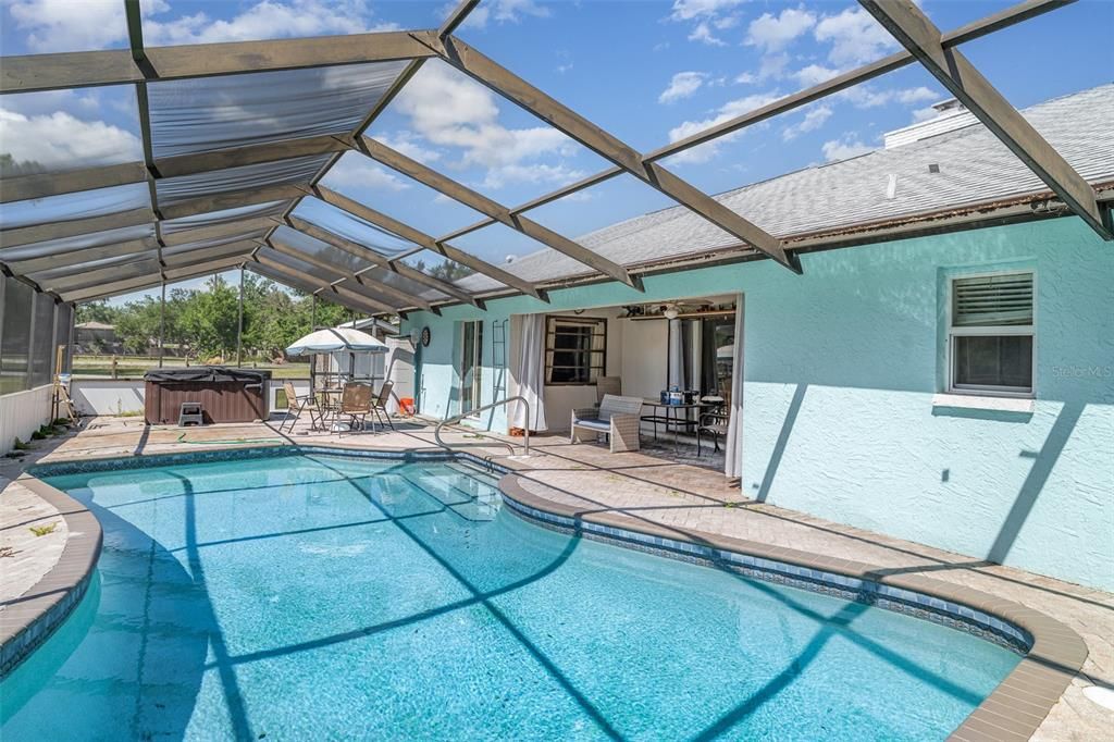 For Sale: $750,000 (5 beds, 5 baths, 3358 Square Feet)