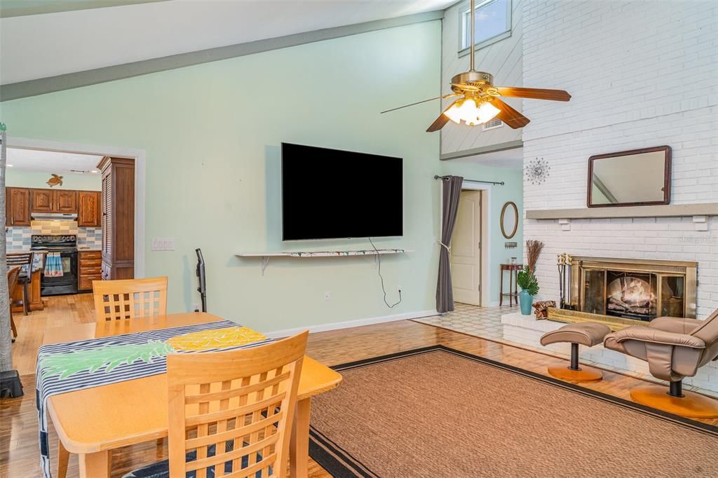For Sale: $750,000 (5 beds, 5 baths, 3358 Square Feet)