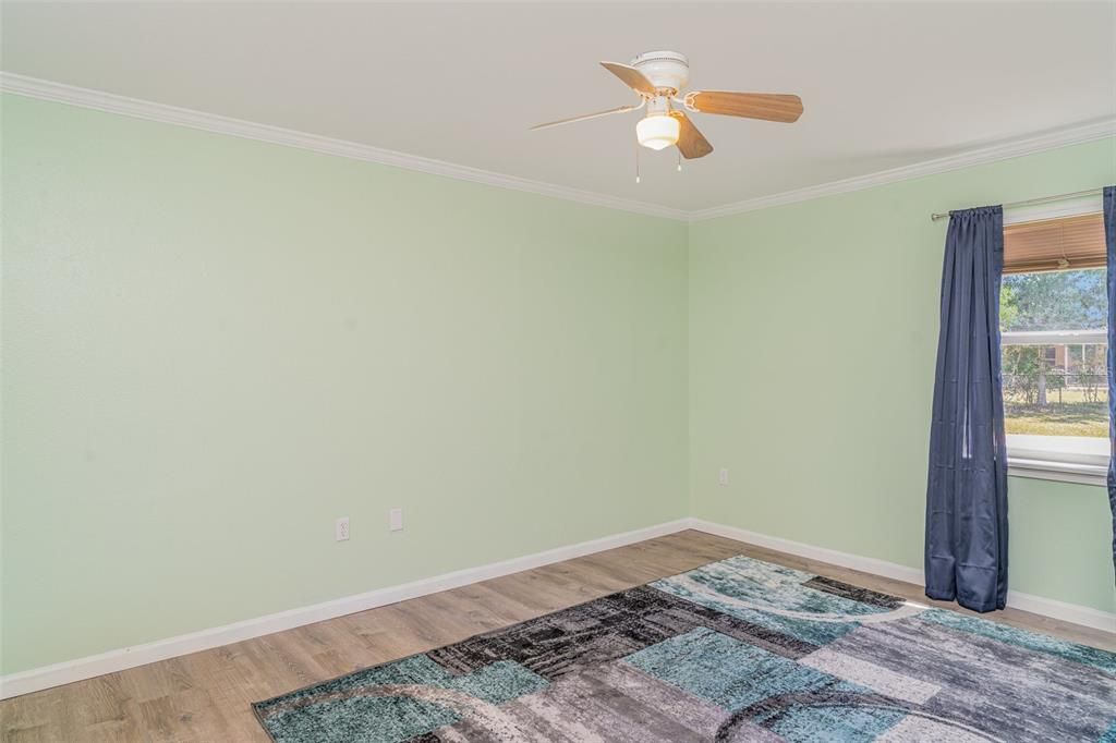 For Sale: $750,000 (5 beds, 5 baths, 3358 Square Feet)