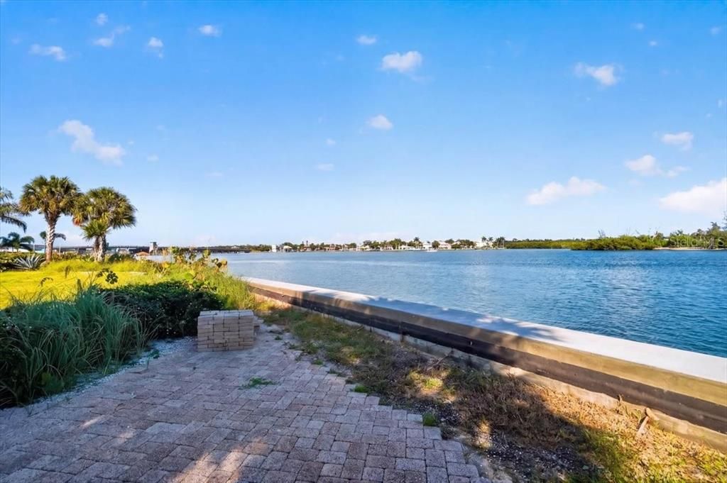 待售: $3,695,000 (0.26 acres)