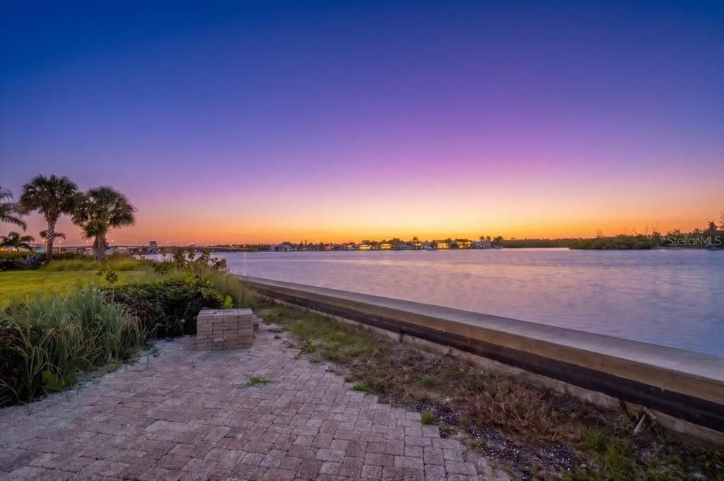 待售: $3,695,000 (0.26 acres)