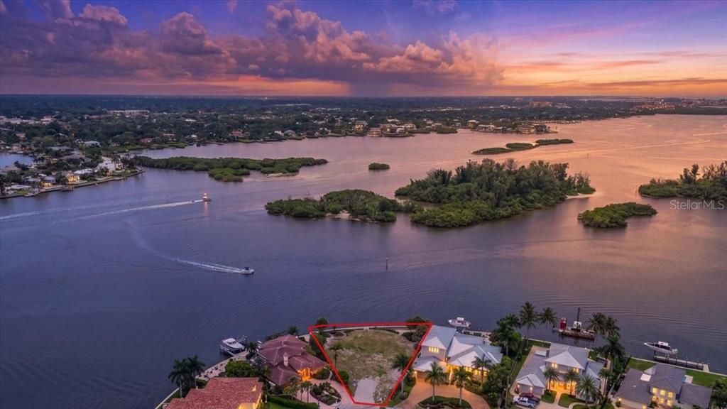 待售: $3,695,000 (0.26 acres)