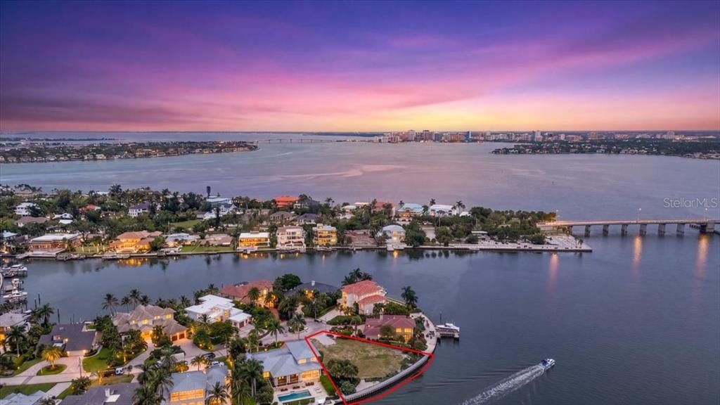 待售: $3,695,000 (0.26 acres)