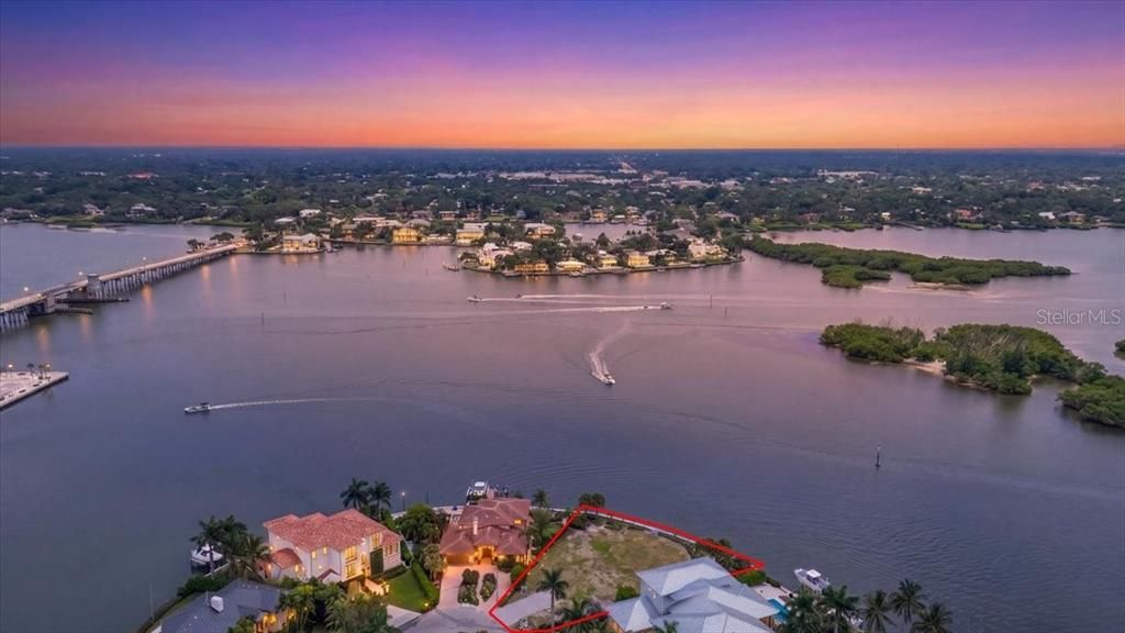 待售: $3,695,000 (0.26 acres)