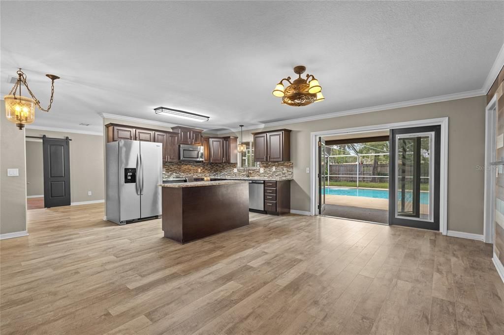En Venta: $599,000 (4 camas, 2 baños, 2084 Pies cuadrados)