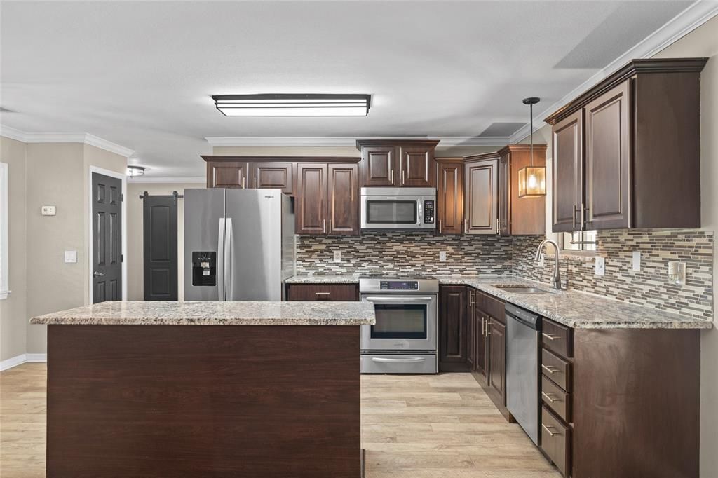 En Venta: $599,000 (4 camas, 2 baños, 2084 Pies cuadrados)
