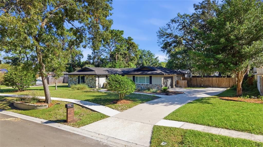En Venta: $599,000 (4 camas, 2 baños, 2084 Pies cuadrados)