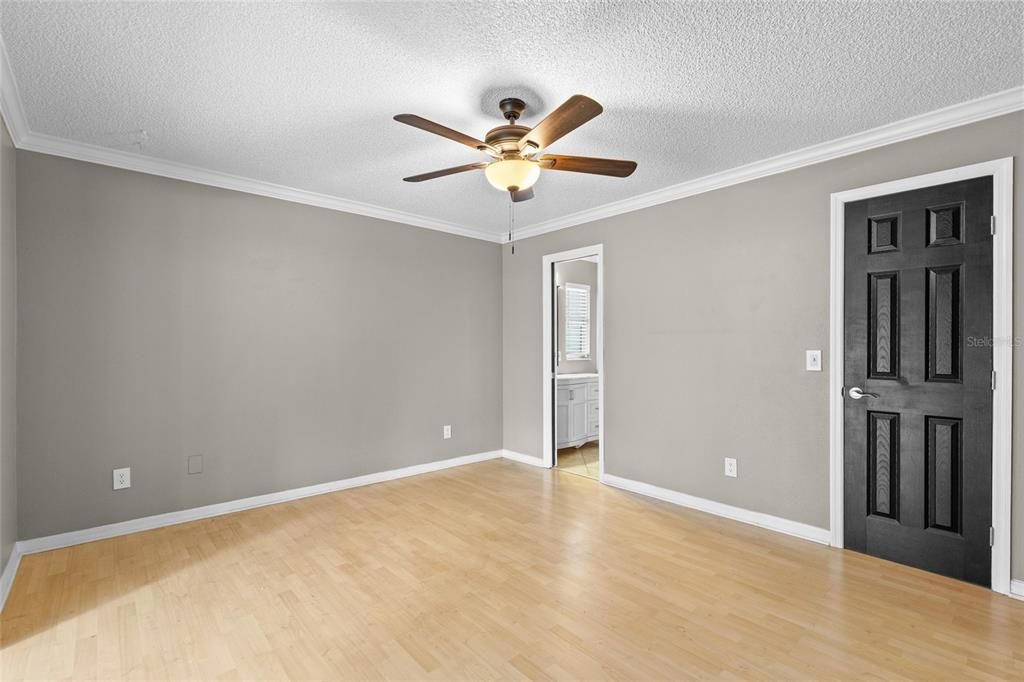 En Venta: $599,000 (4 camas, 2 baños, 2084 Pies cuadrados)