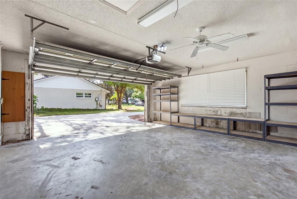 En Venta: $599,000 (4 camas, 2 baños, 2084 Pies cuadrados)