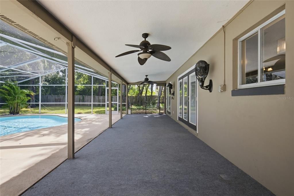 En Venta: $599,000 (4 camas, 2 baños, 2084 Pies cuadrados)