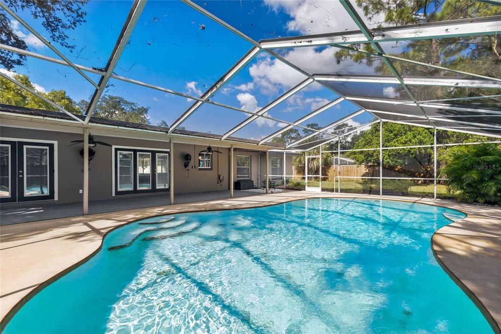 En Venta: $599,000 (4 camas, 2 baños, 2084 Pies cuadrados)