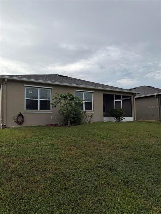 For Sale: $299,900 (3 beds, 2 baths, 1714 Square Feet)