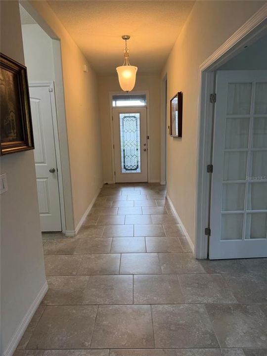 For Sale: $299,900 (3 beds, 2 baths, 1714 Square Feet)