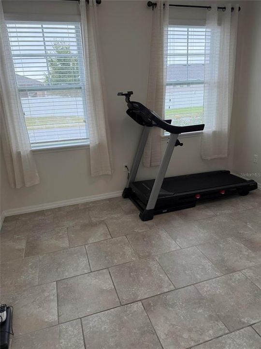 For Sale: $299,900 (3 beds, 2 baths, 1714 Square Feet)