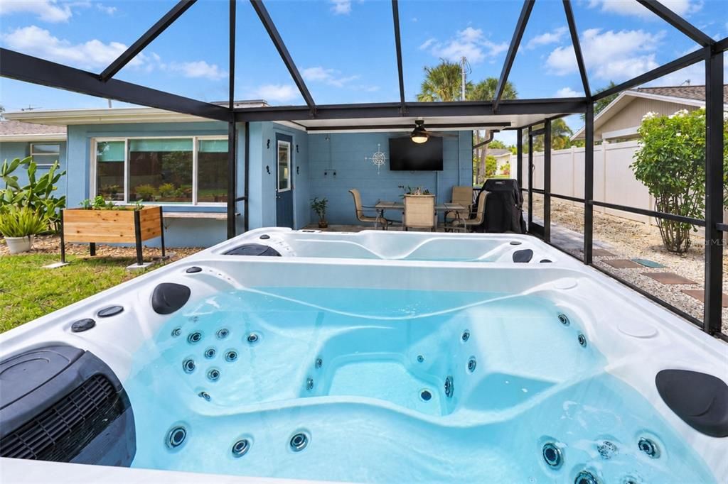 For Sale: $325,000 (3 beds, 1 baths, 1014 Square Feet)