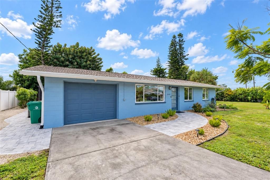 For Sale: $325,000 (3 beds, 1 baths, 1014 Square Feet)
