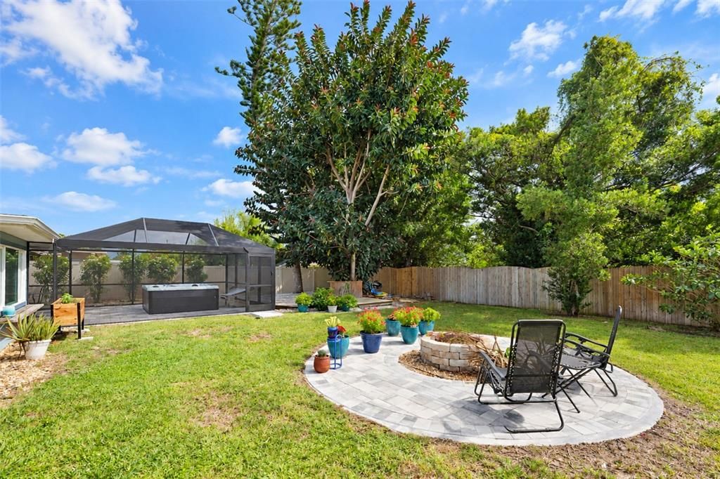 For Sale: $325,000 (3 beds, 1 baths, 1014 Square Feet)