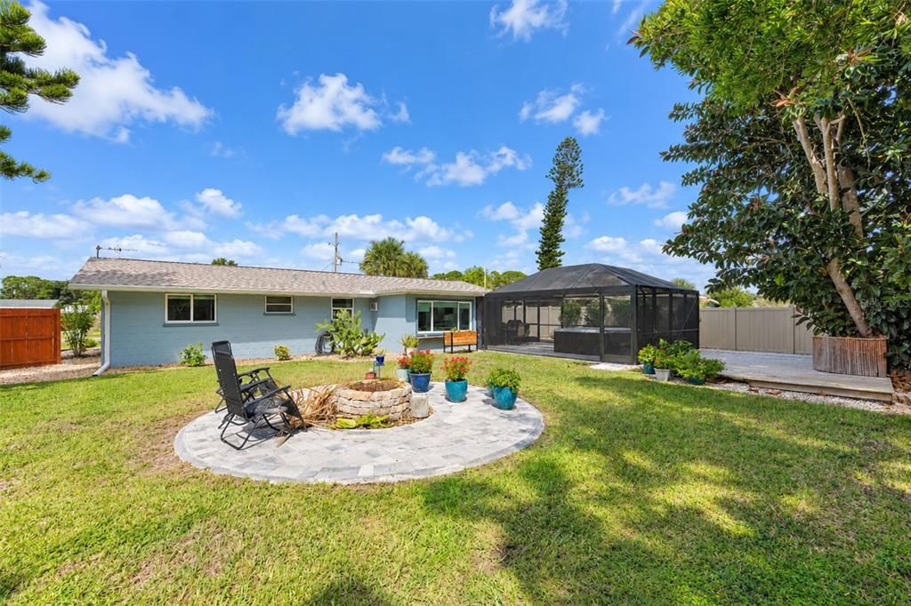 For Sale: $325,000 (3 beds, 1 baths, 1014 Square Feet)