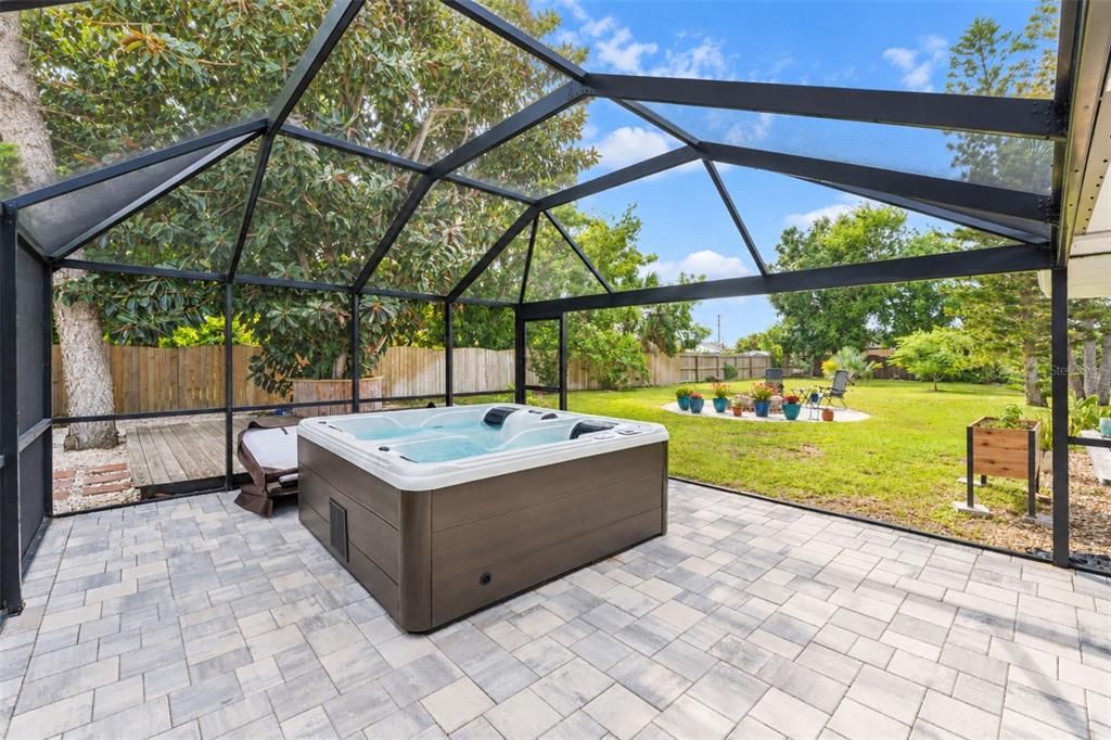 For Sale: $325,000 (3 beds, 1 baths, 1014 Square Feet)