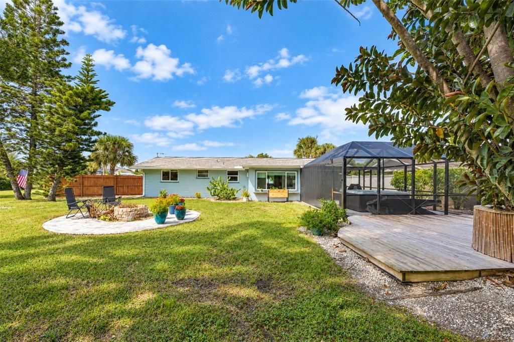 For Sale: $325,000 (3 beds, 1 baths, 1014 Square Feet)
