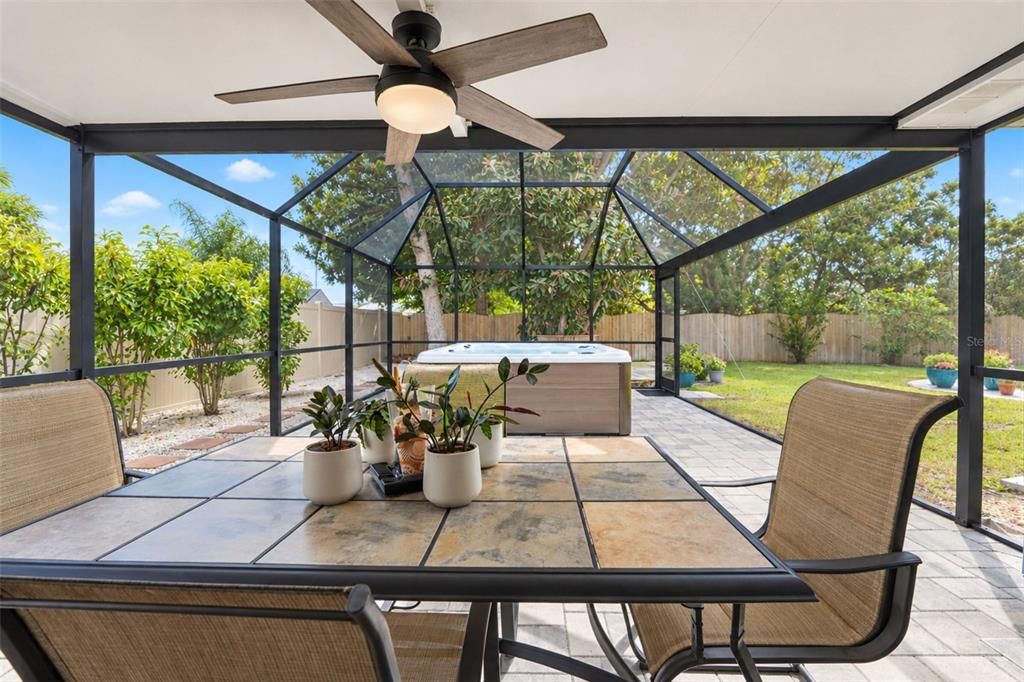 For Sale: $325,000 (3 beds, 1 baths, 1014 Square Feet)