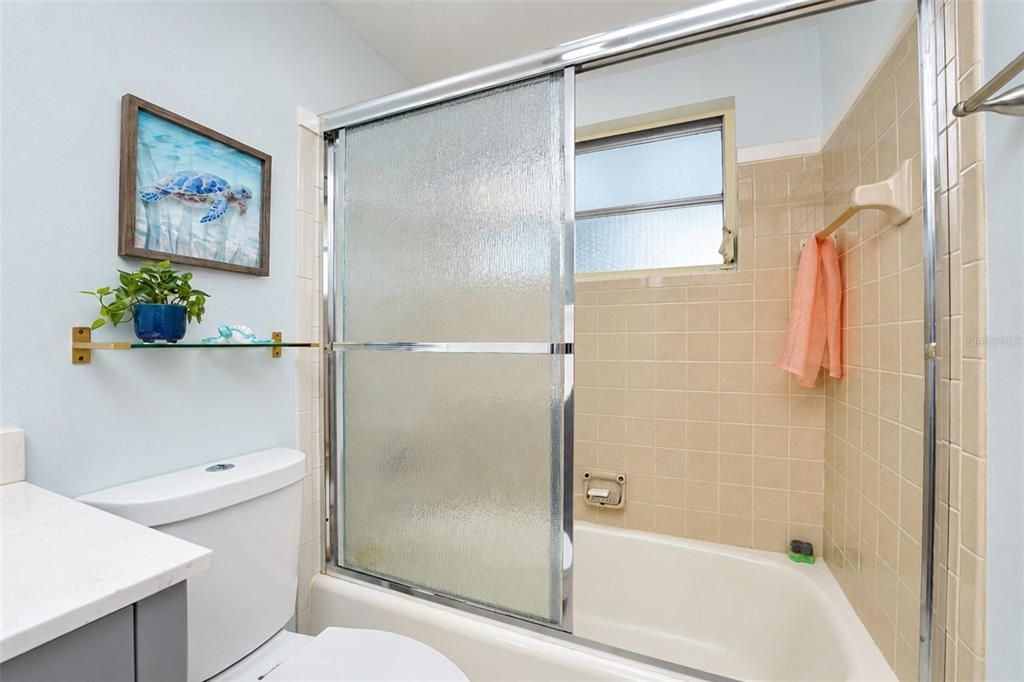 For Sale: $325,000 (3 beds, 1 baths, 1014 Square Feet)